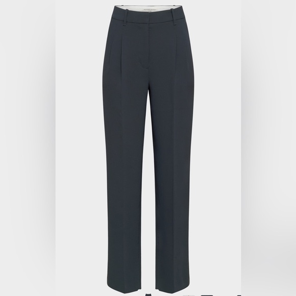 Aritzia Pants - Aritzia Effortless Pants Dark Night Navy - Curve Fit - Crepette